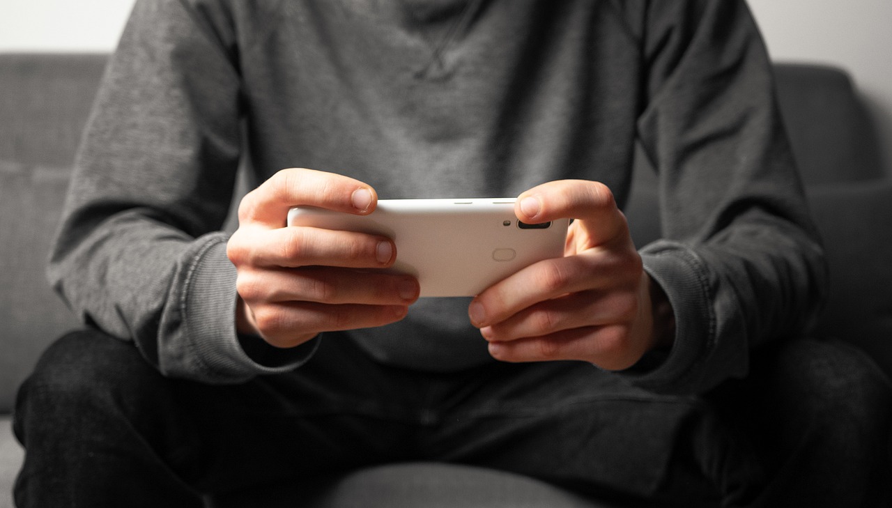The Hidden Dangers of Mobile Betting: Uncovering Security Flaws